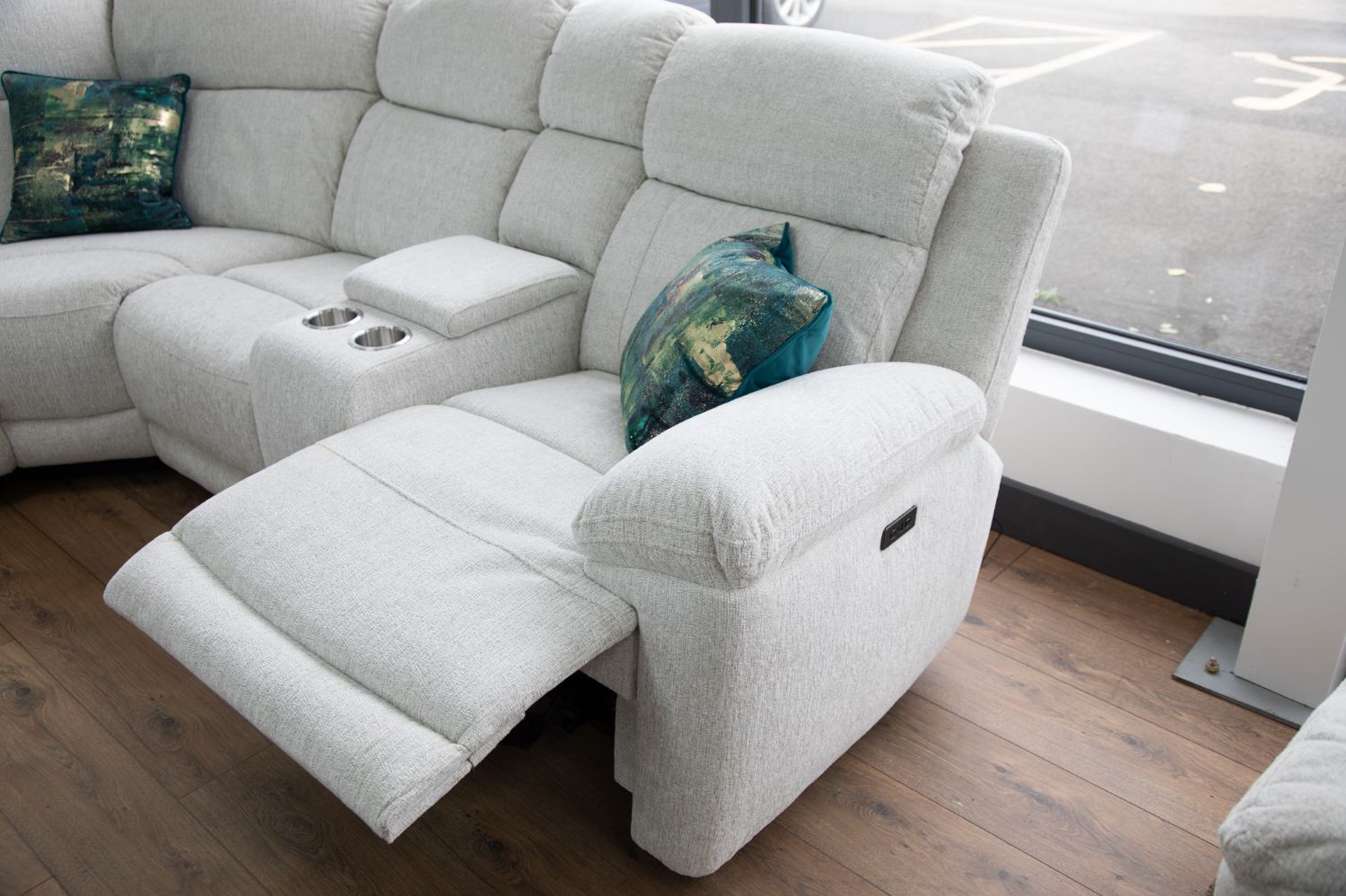 How to Assemble a Recliner Sofa: Step-by-Step Guide for Manual and Electric Models - Cozyo