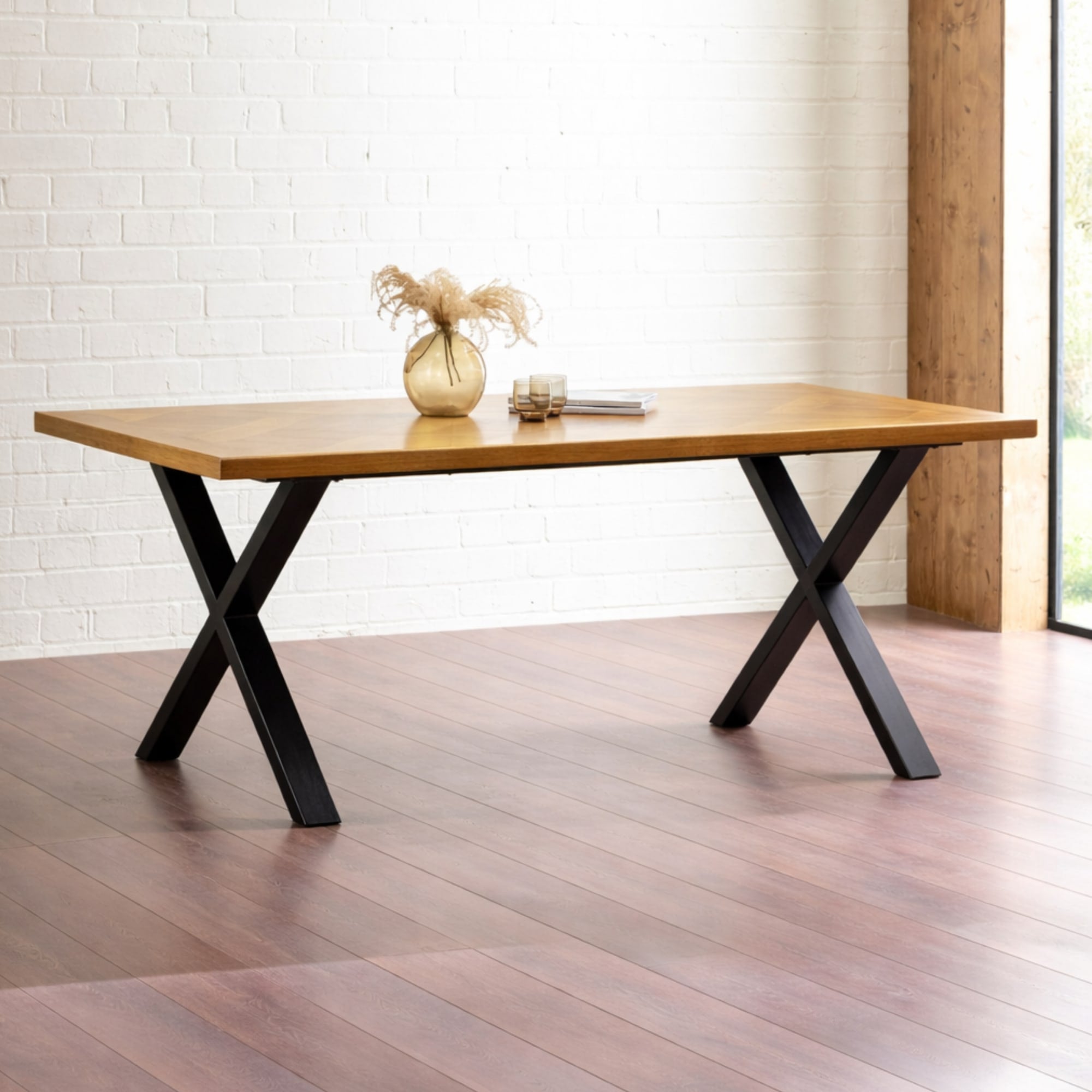 Aron Dining Table