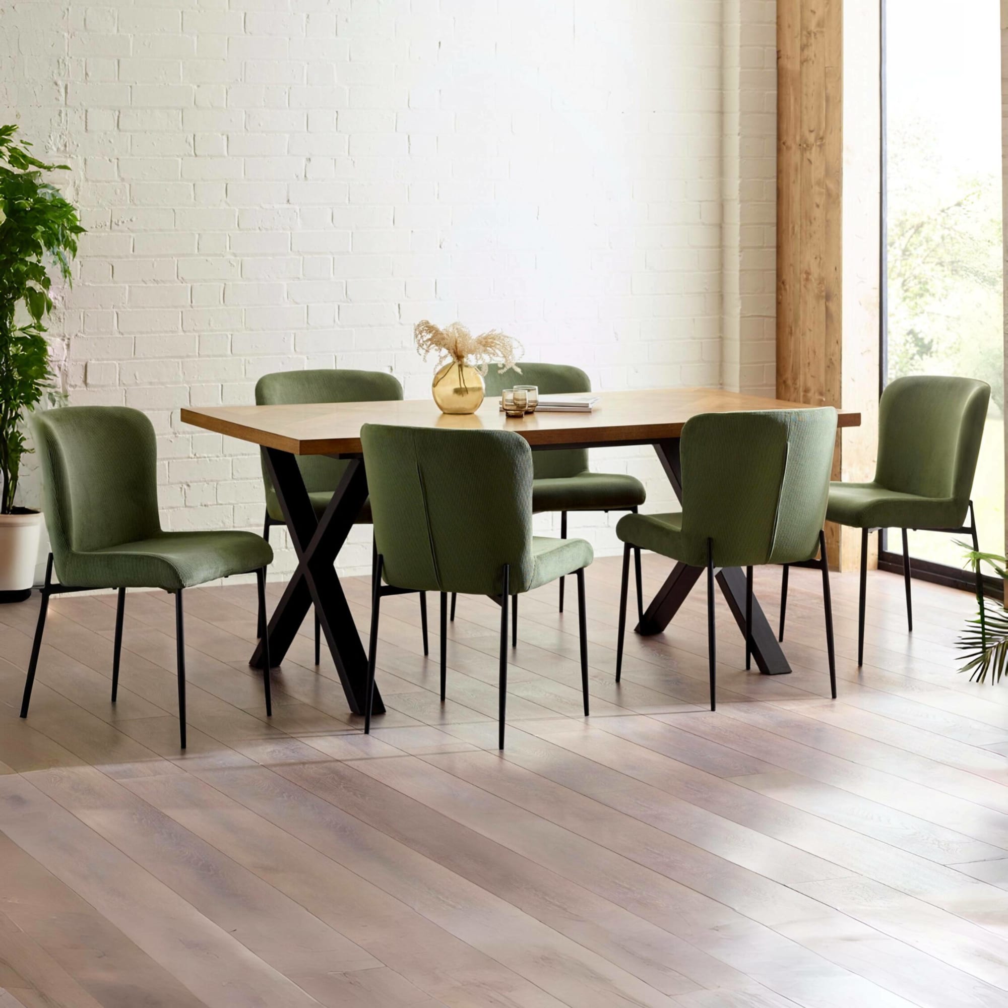 Aron Dining Table