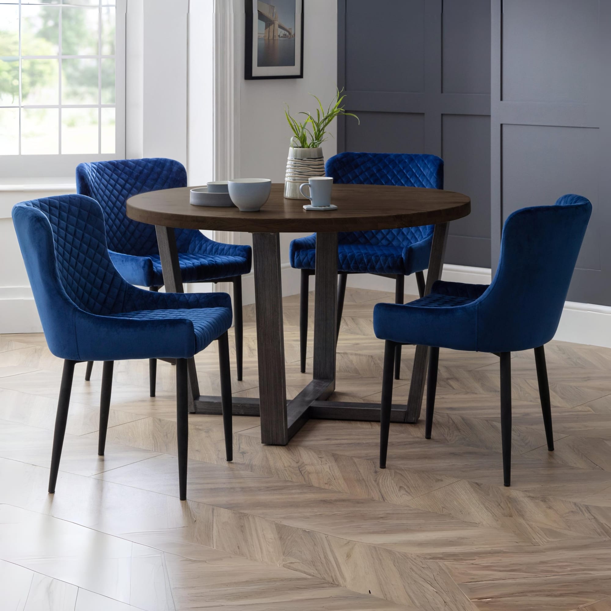 Brooklyn Round Table - Dark Oak