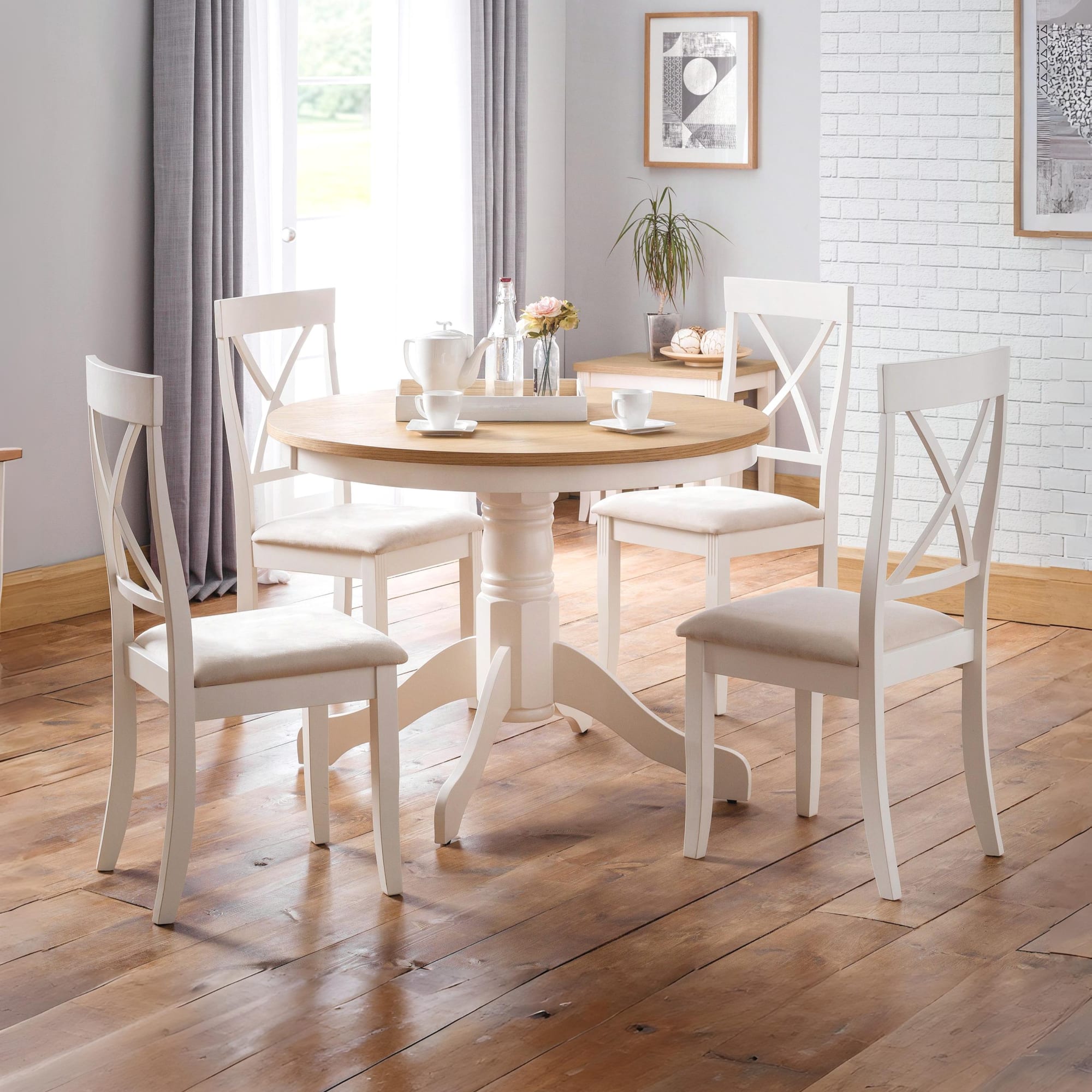 Davenport Round Pedestal Table