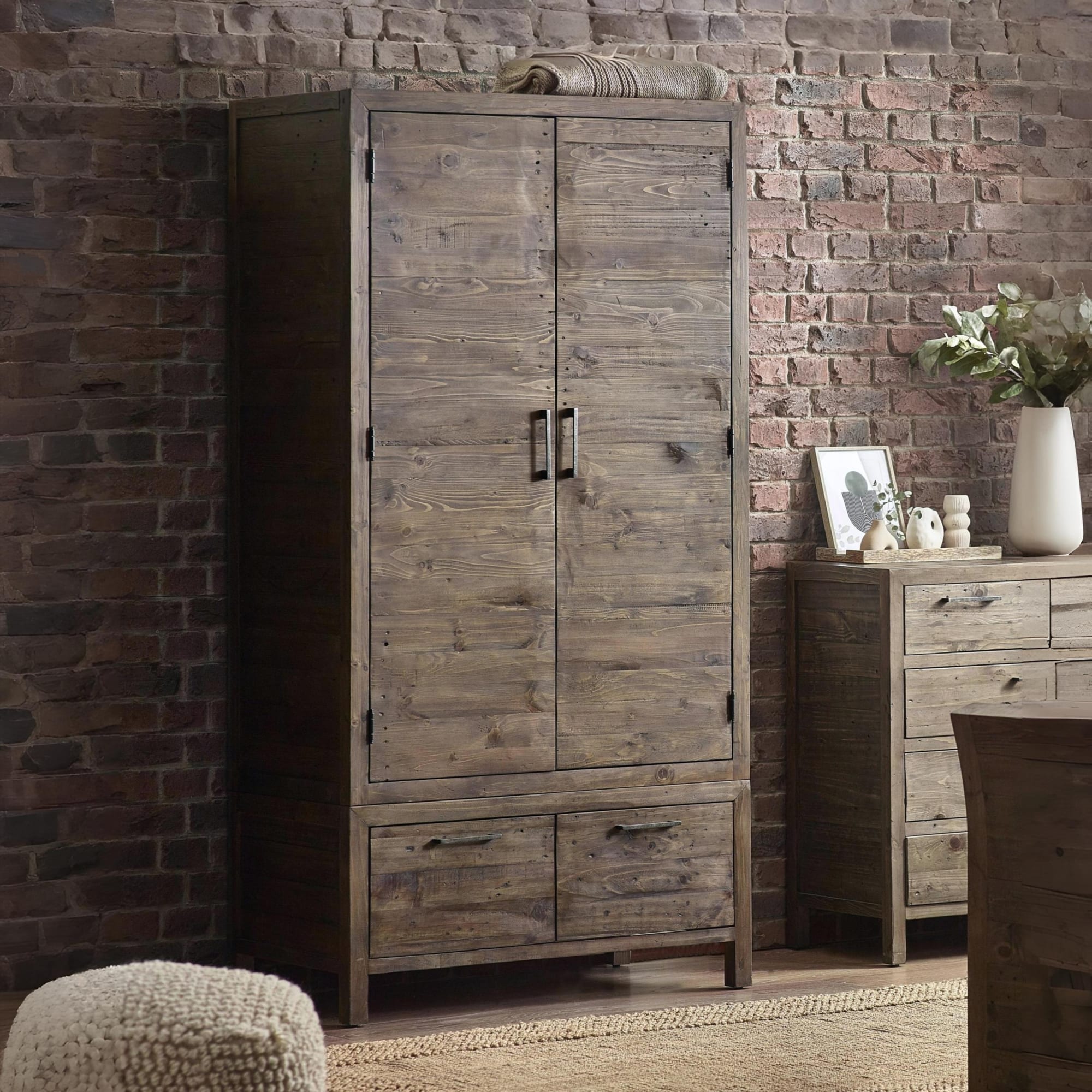 Heritage 2 Door Wardrobe