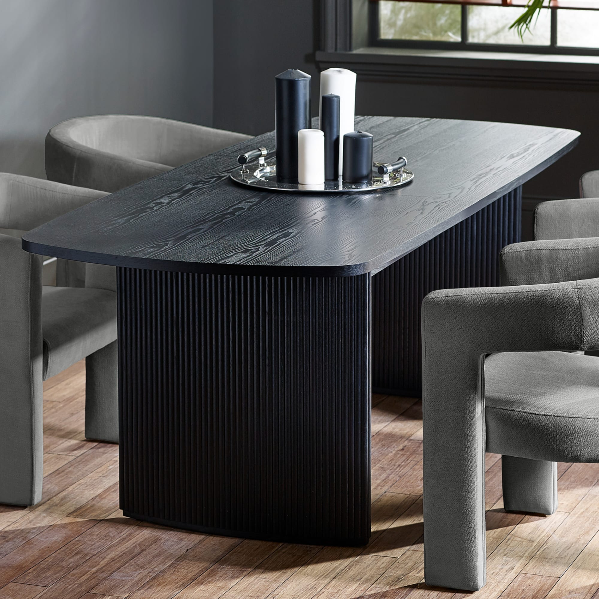 Louis Fluted Extending Dining Table - Black