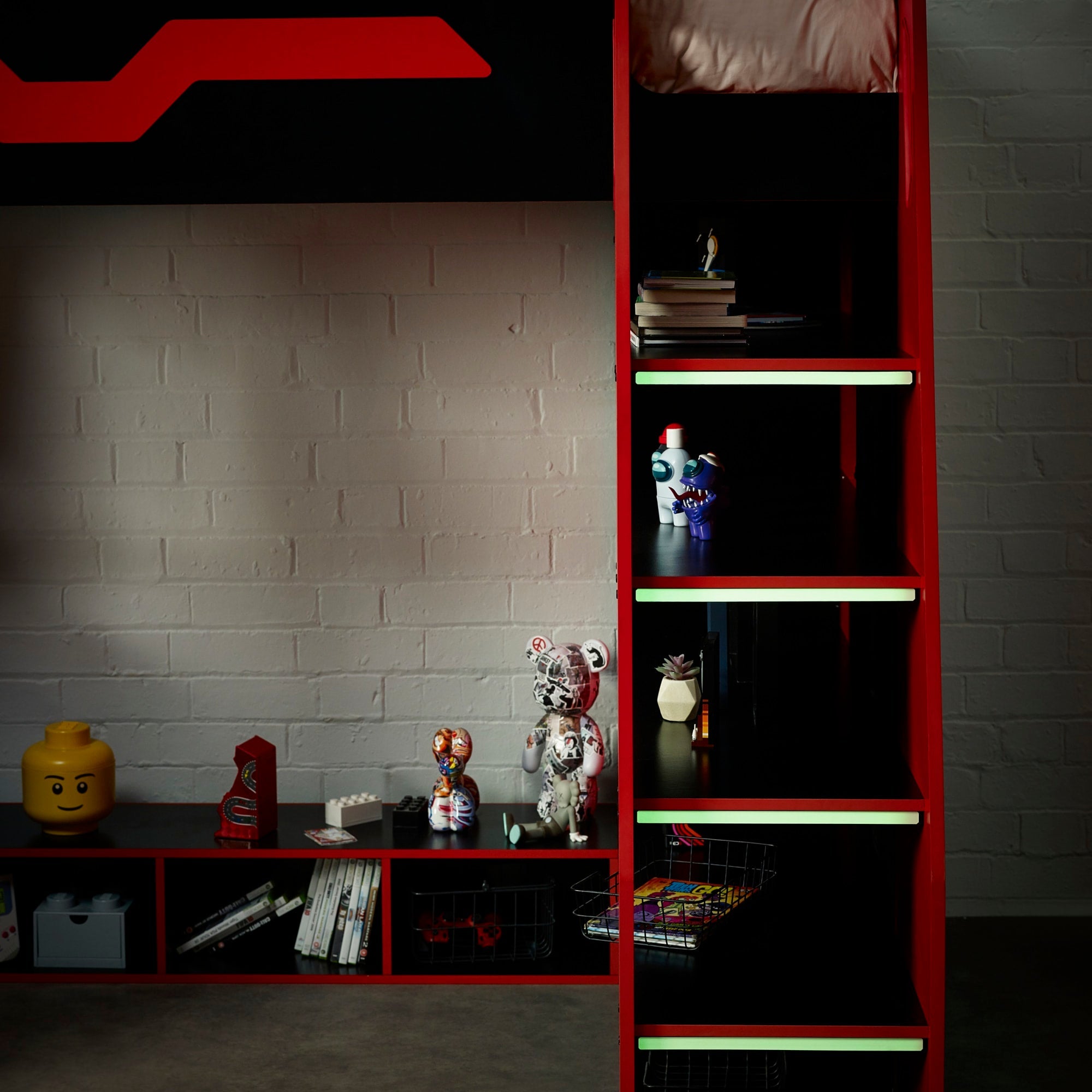 Eagle Single 90cm Gaming Highsleeper - Black and Red - Cozyo