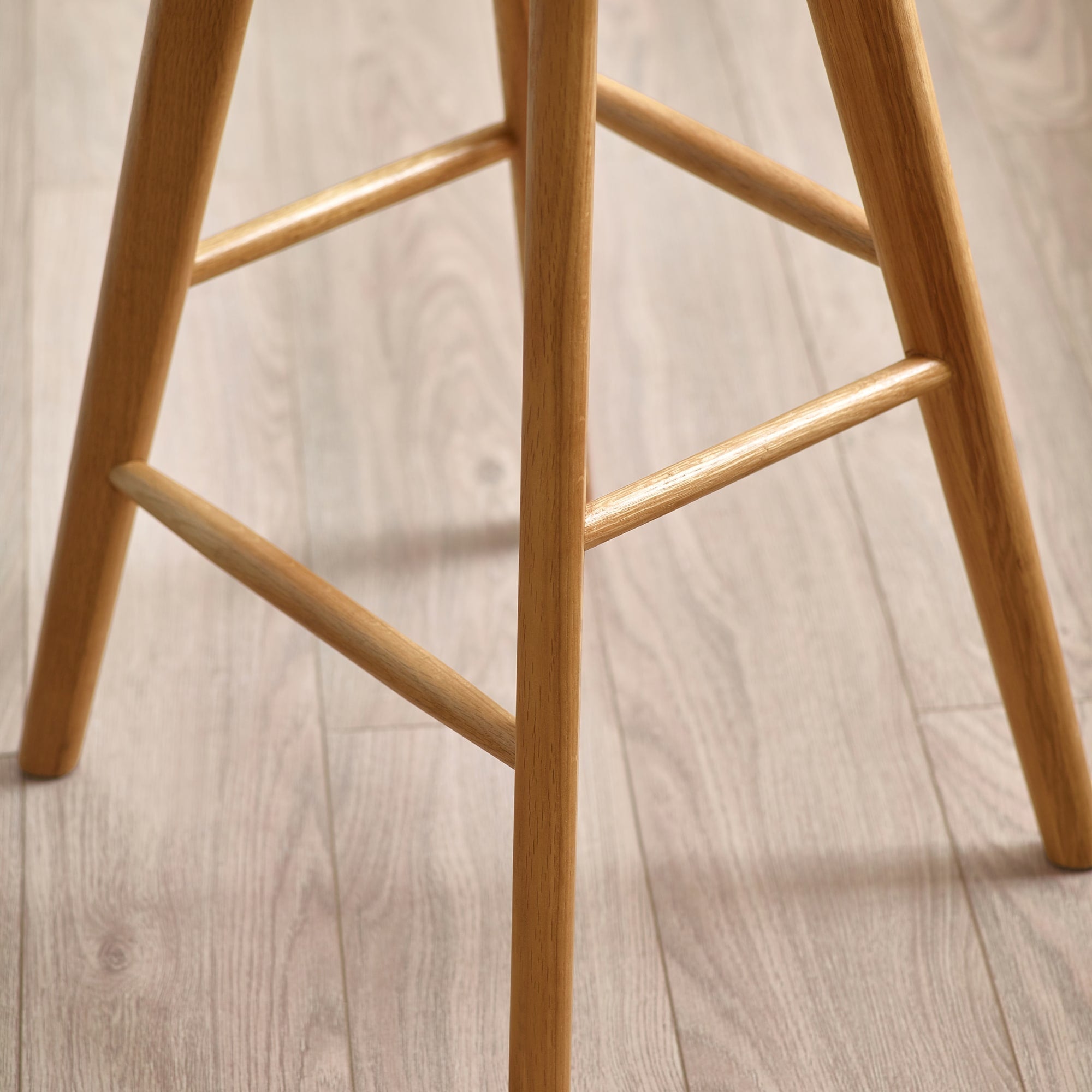 Mulu Natural Solid Oak Bar Stool - Cozyo
