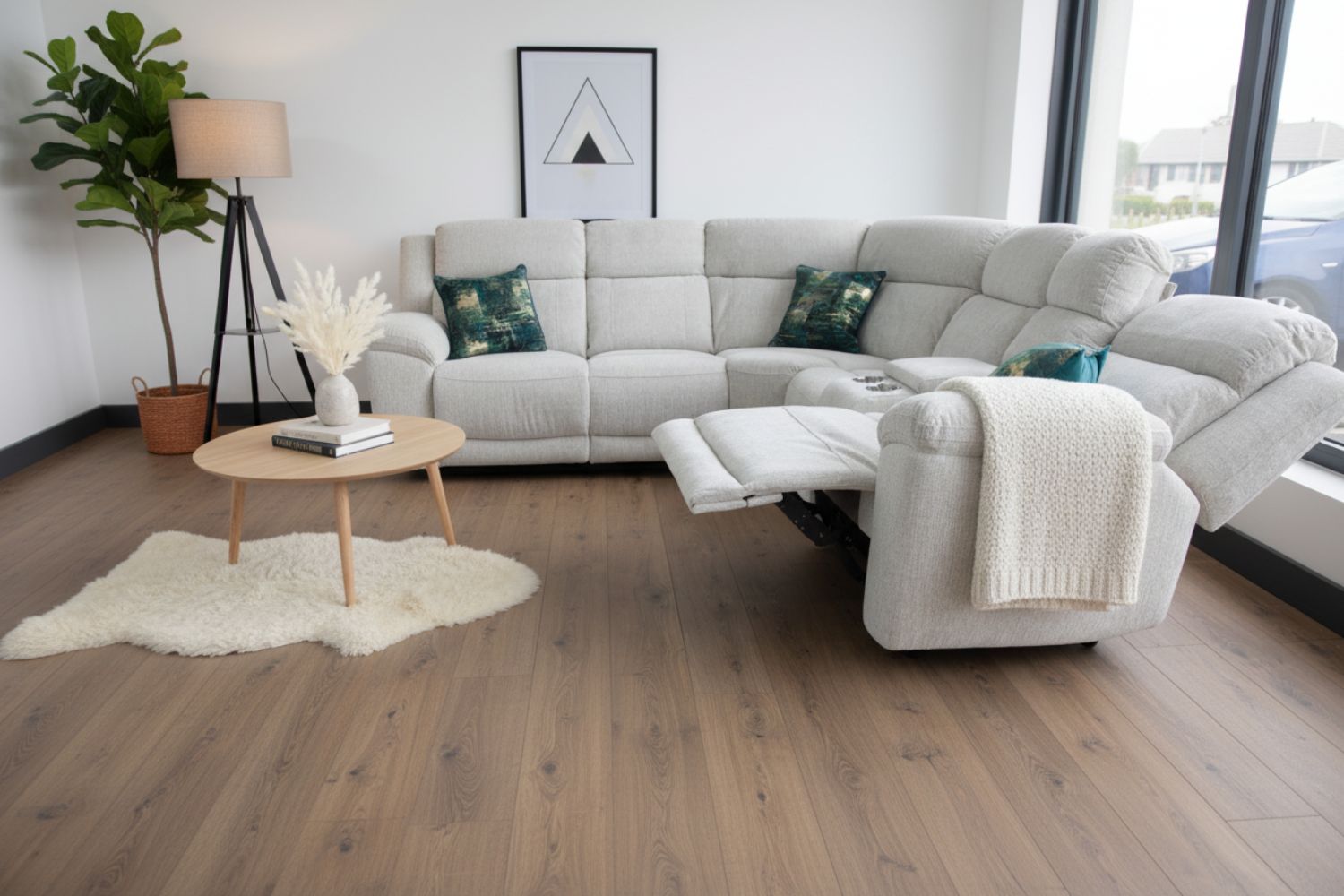 How Does a Recliner Sofa Work? Types, Mechanisms and Buying Guide - Cozyo