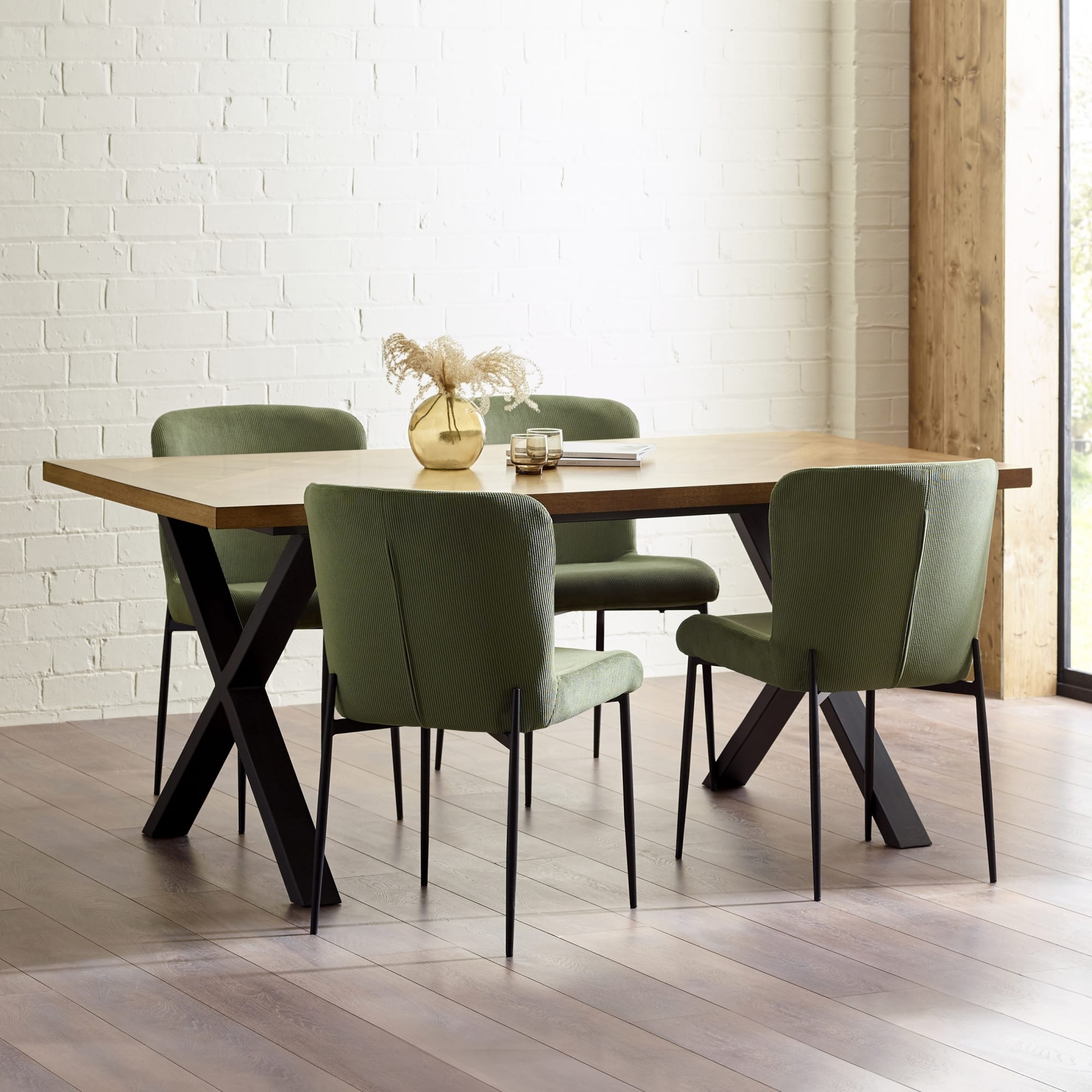 Aron Dining Table