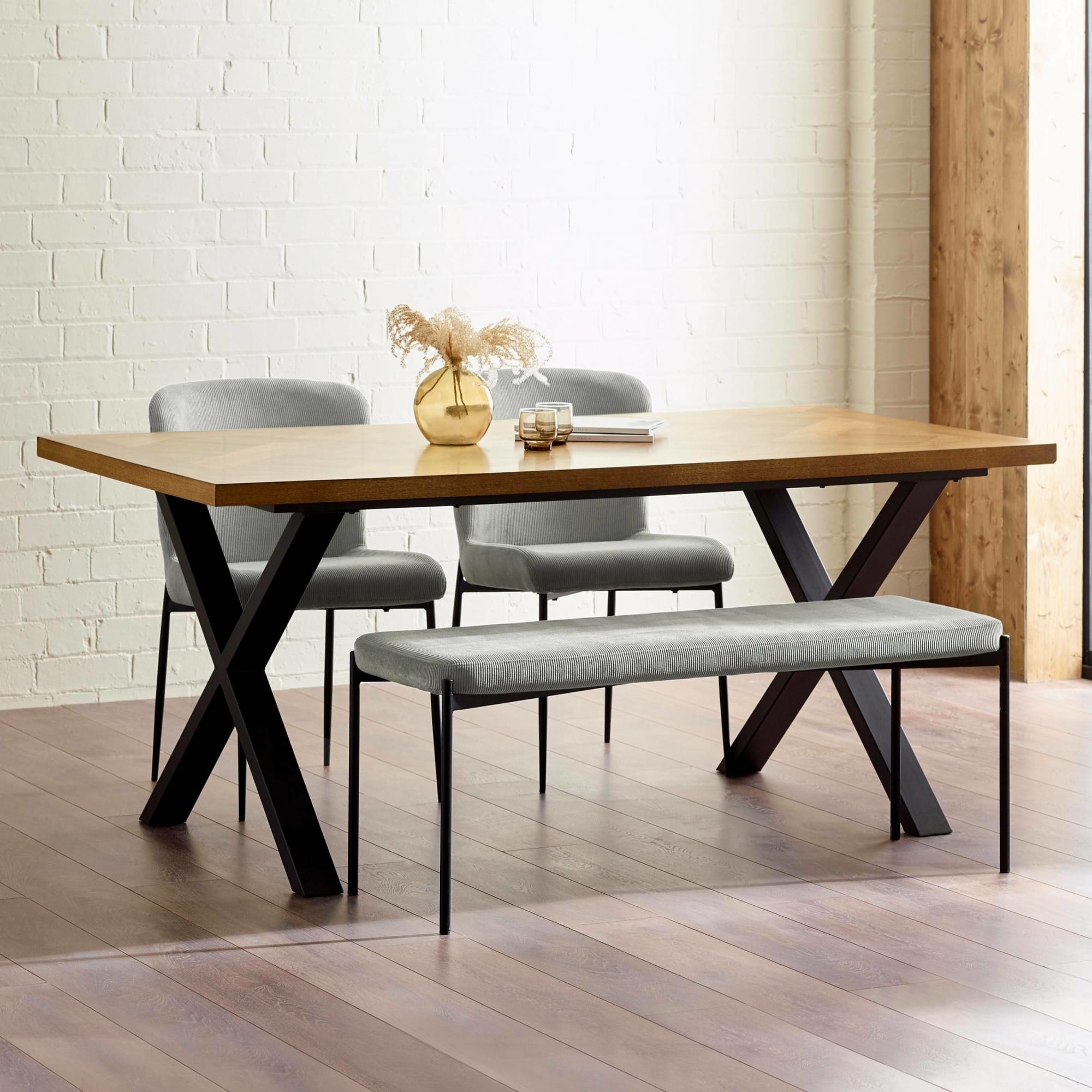 Aron Dining Table