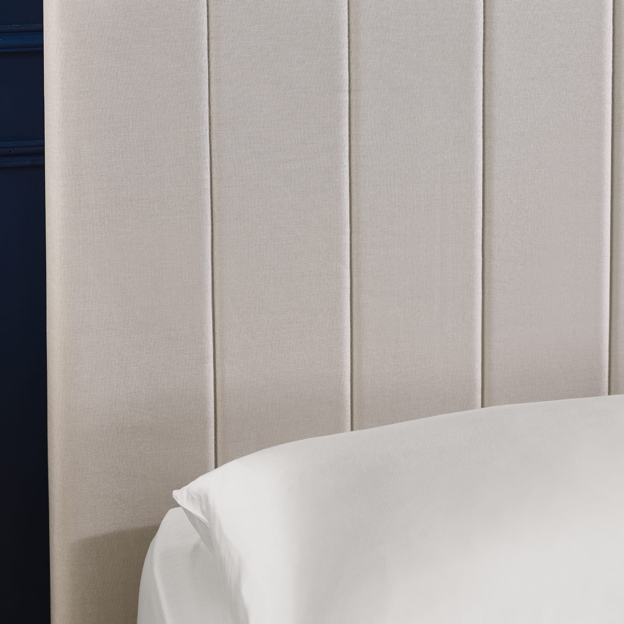 Aylen Oatmeal Linen Upholstered 150cm King Size Ottoman Storage Bed Frame