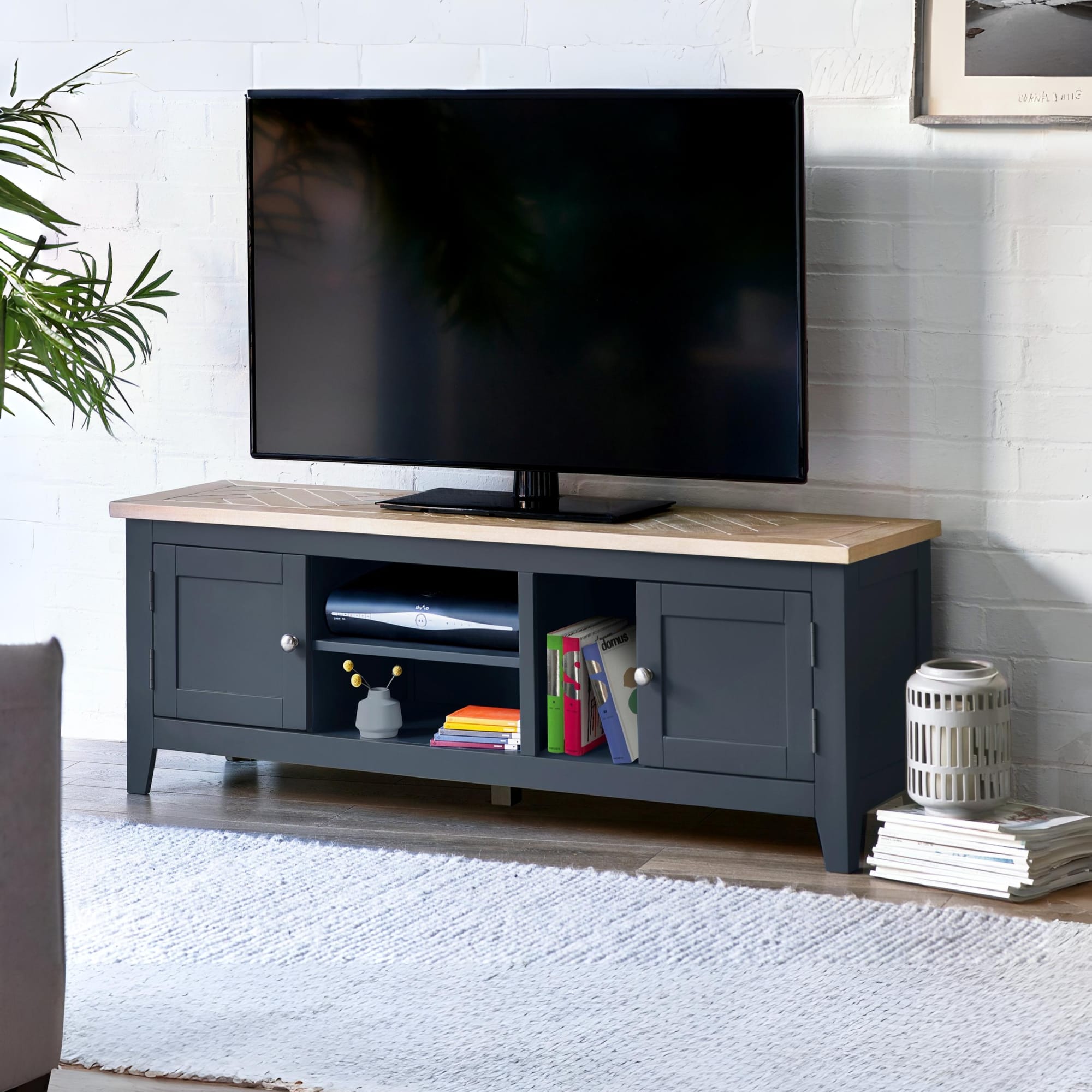 Bordeaux Tv Unit Dark Grey