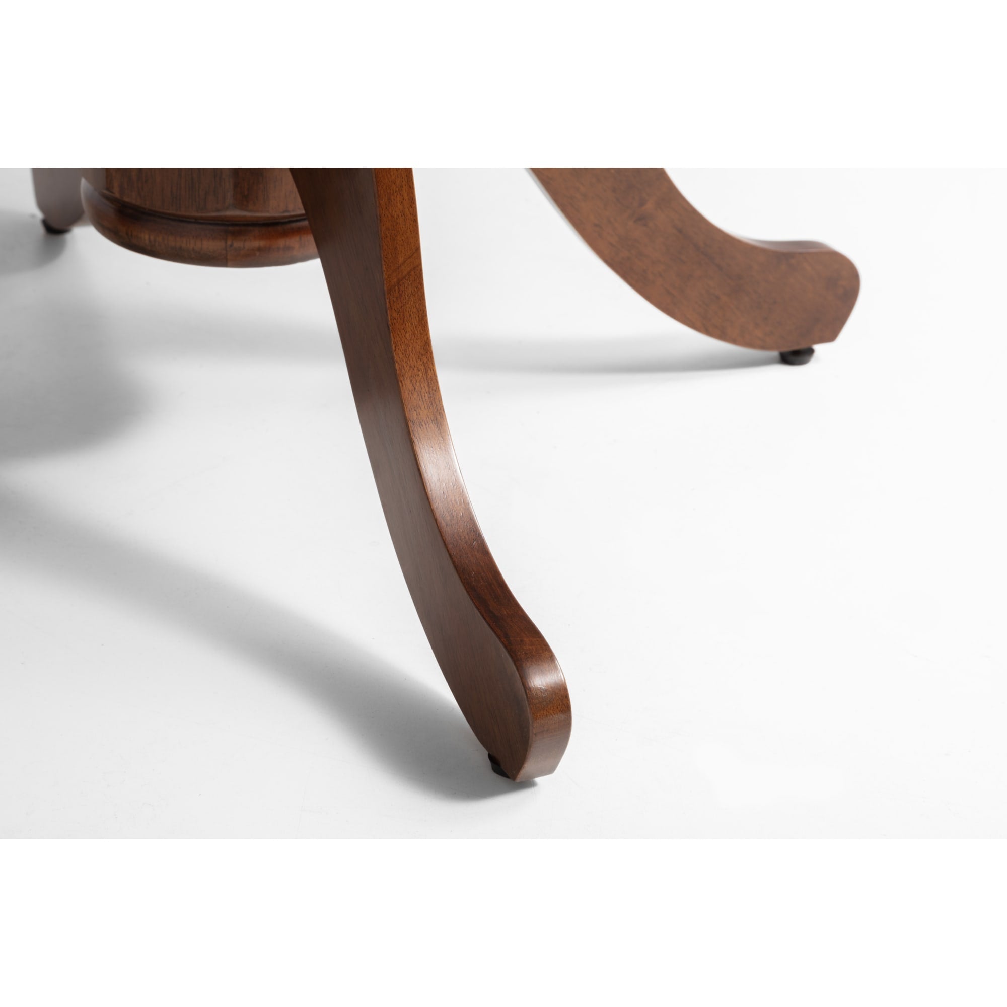 Canterbury Round To Oval Extending Table - Mahogany