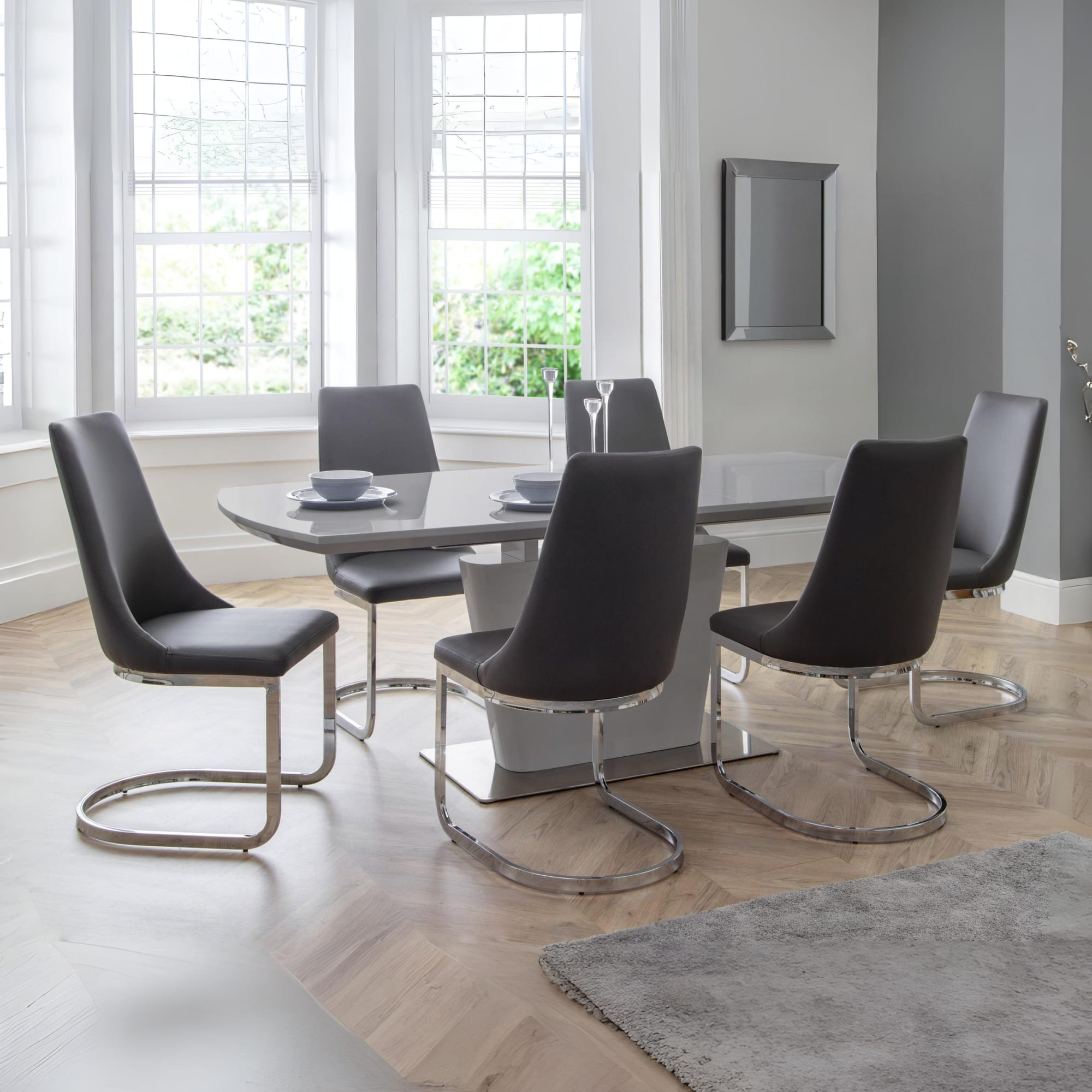Set Of 2 Como Cantilever Dining Chairs