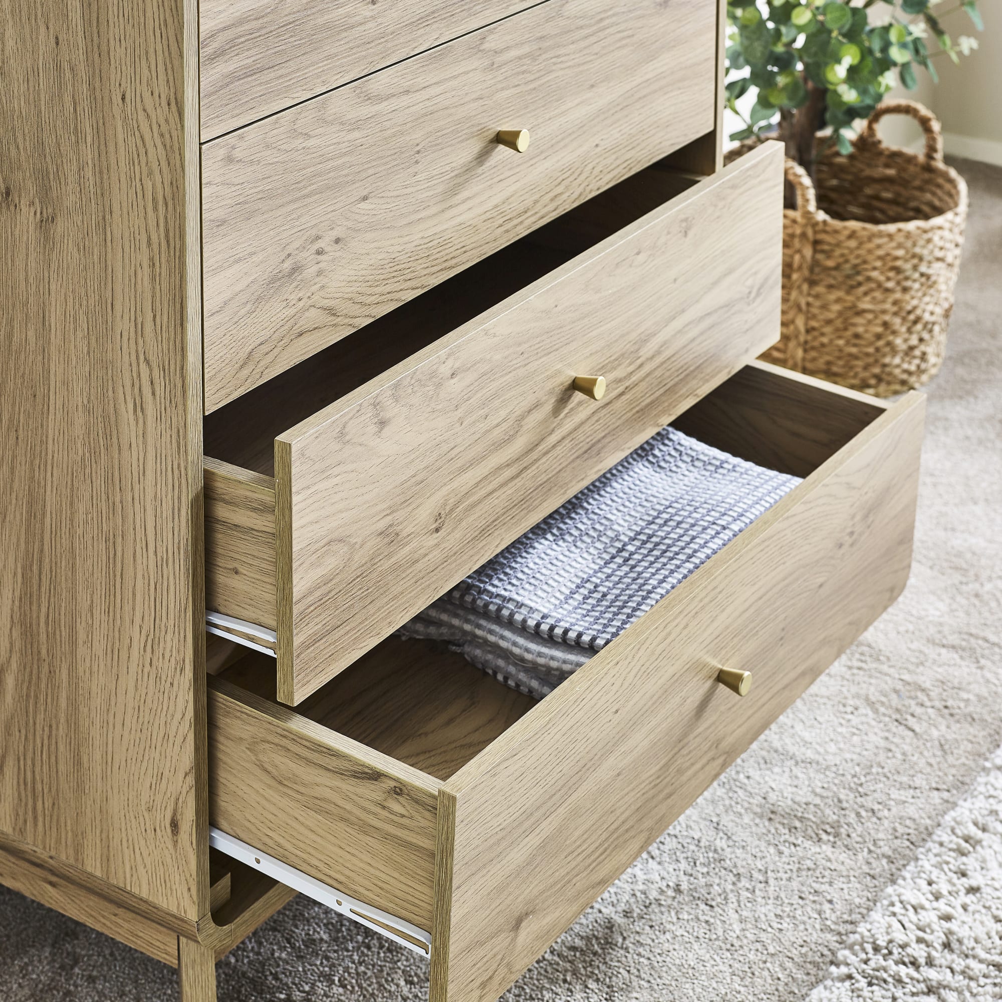 Ingrid 5 Drawer Chest Oak