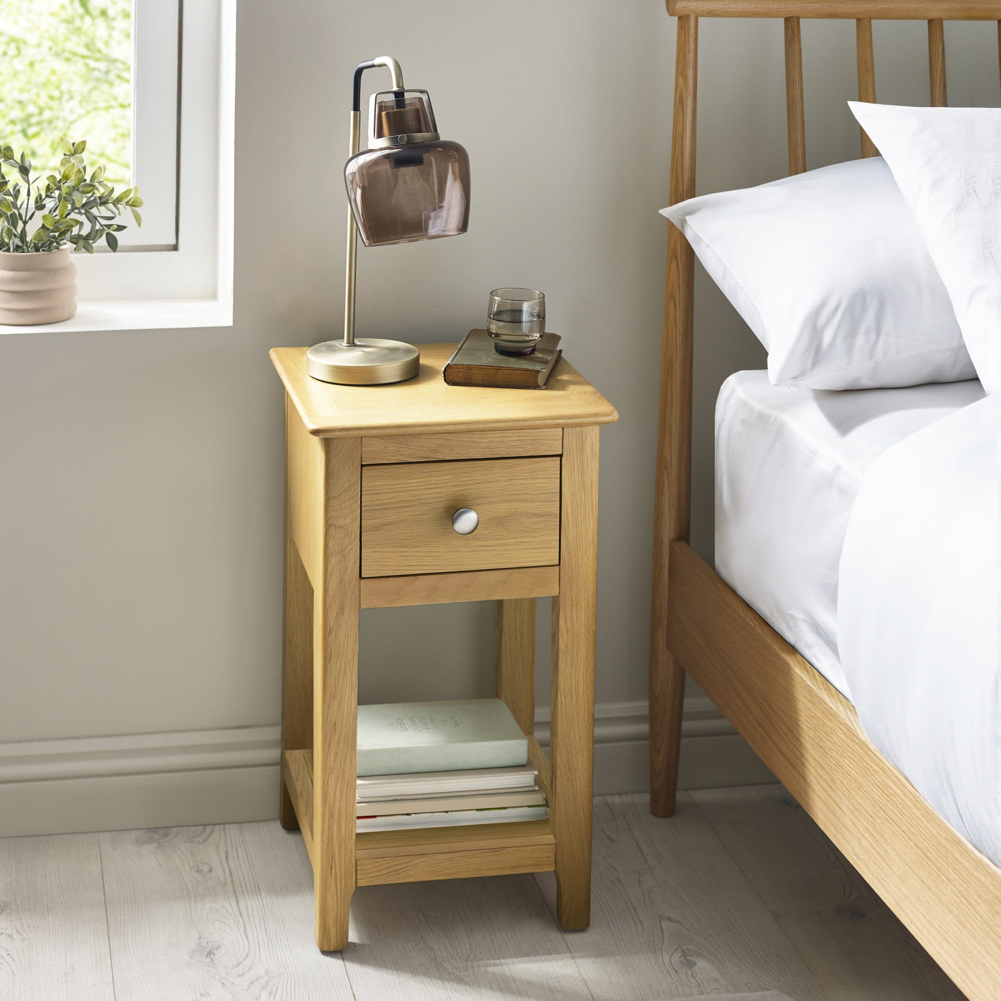 Somerset Oak Compact 1 Drawer Bedside Table with Shelf
