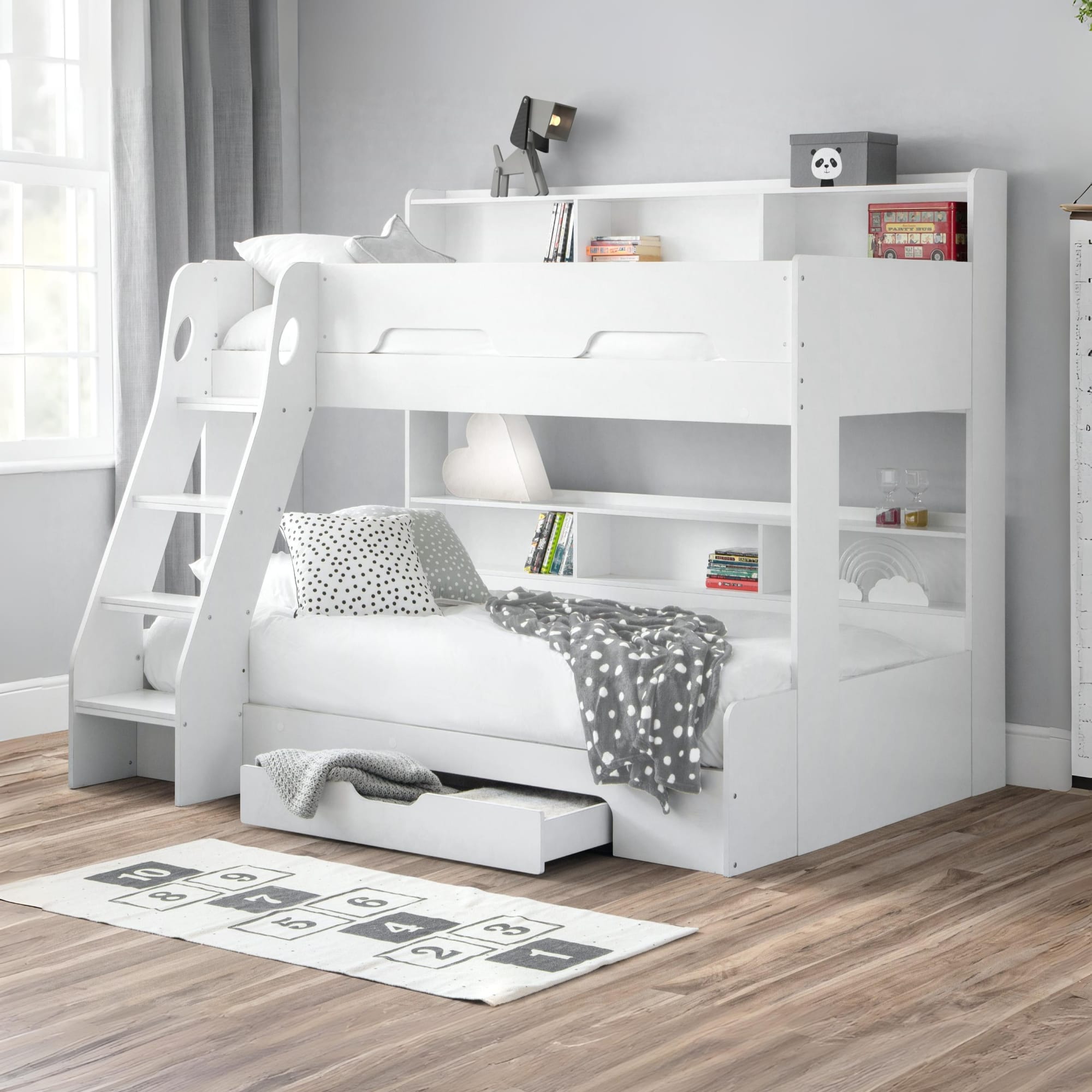 Orion Triple Sleeper - White - Cozyo
